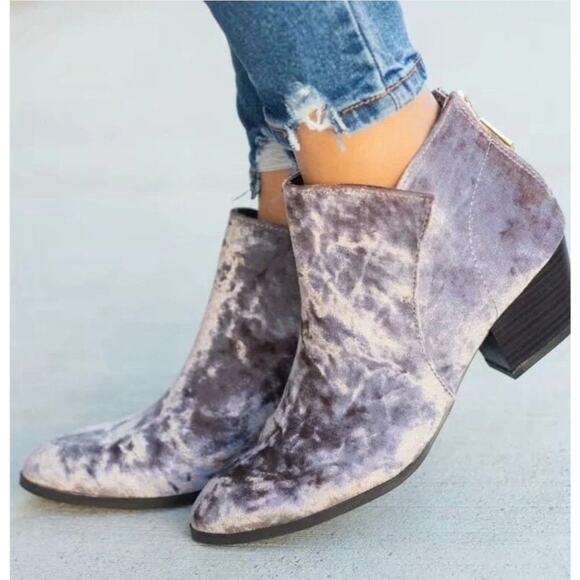 Qupid Women's Velvet Mauve Booties Size US 6 - Picture 1 of 9